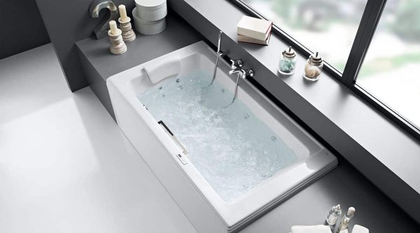 Quels sont les bienfaits thérapeutiques des baignoires balnéo ?